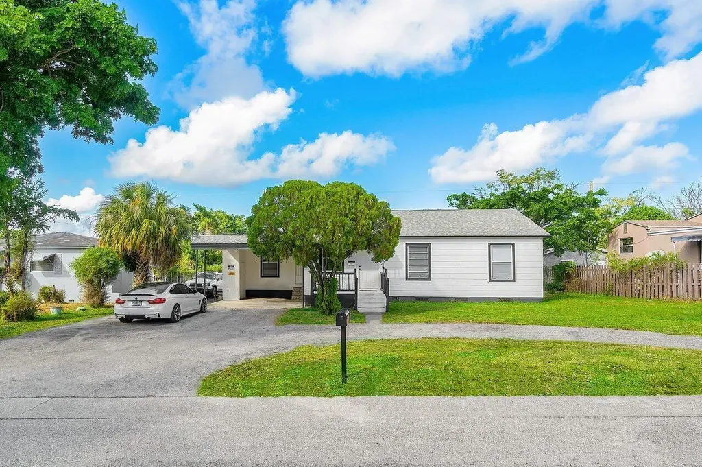 921 43rd Street West Palm Beach FL 33407