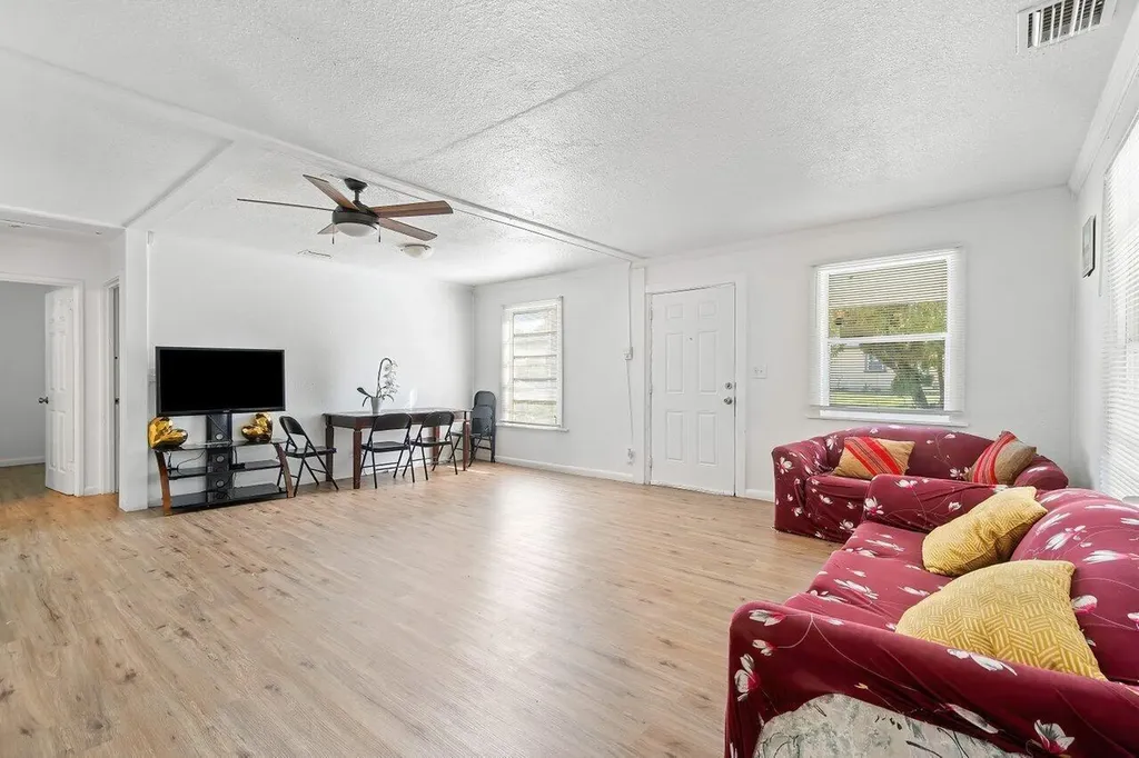 921 43rd Street West Palm Beach FL 33407