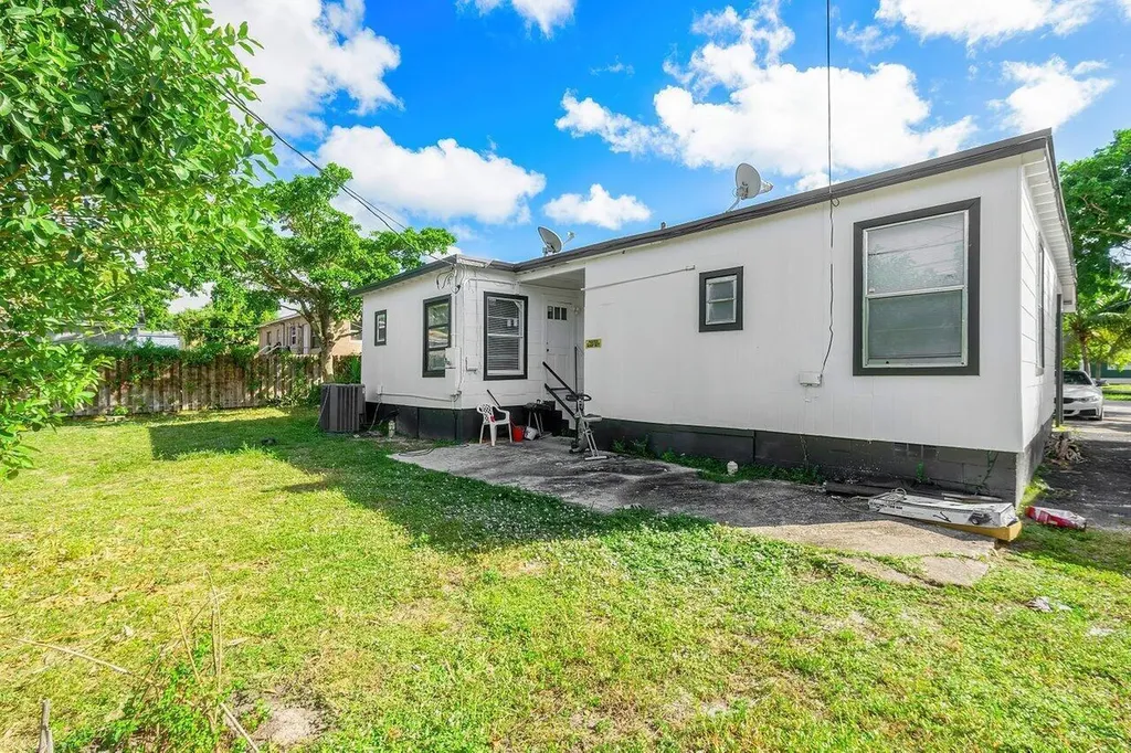 921 43rd Street West Palm Beach FL 33407
