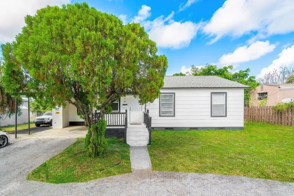 921 43rd Street West Palm Beach FL 33407