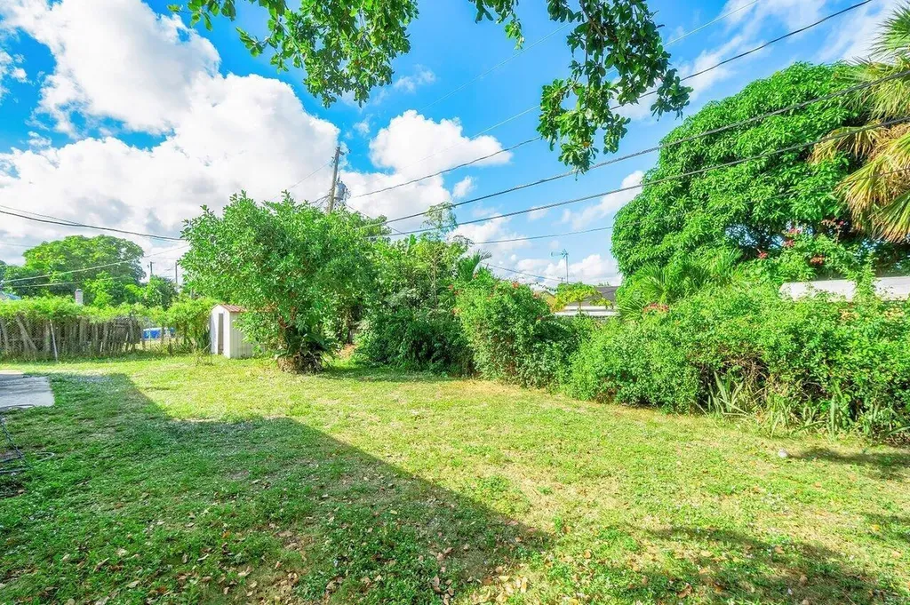 921 43rd Street West Palm Beach FL 33407