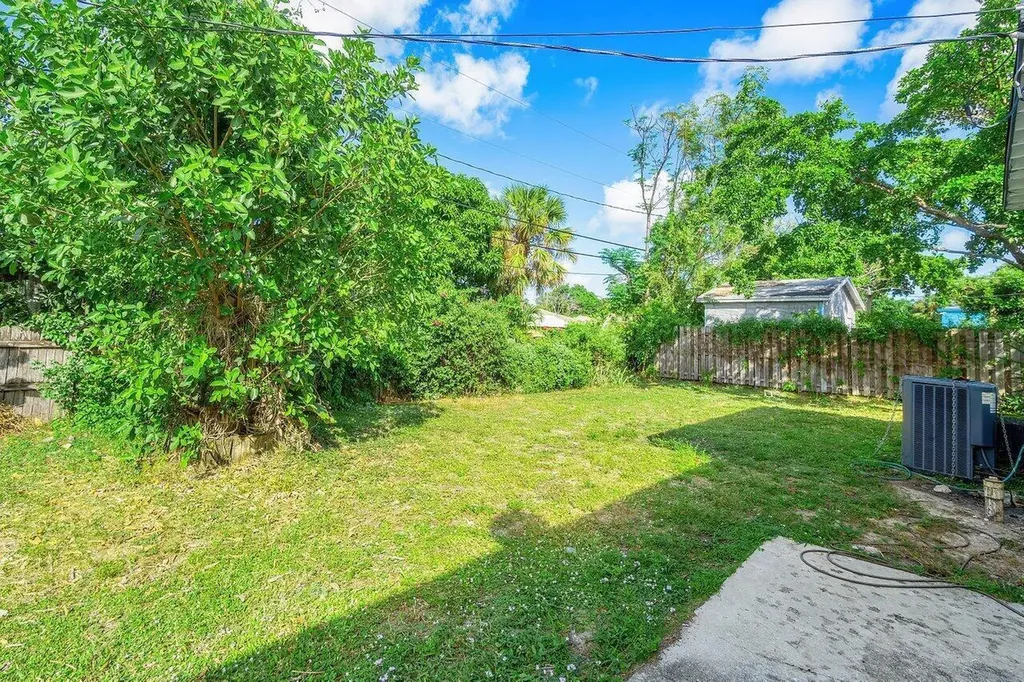 921 43rd Street West Palm Beach FL 33407