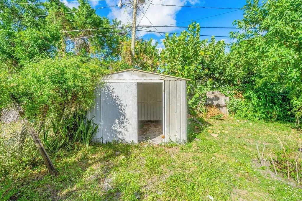 921 43rd Street West Palm Beach FL 33407