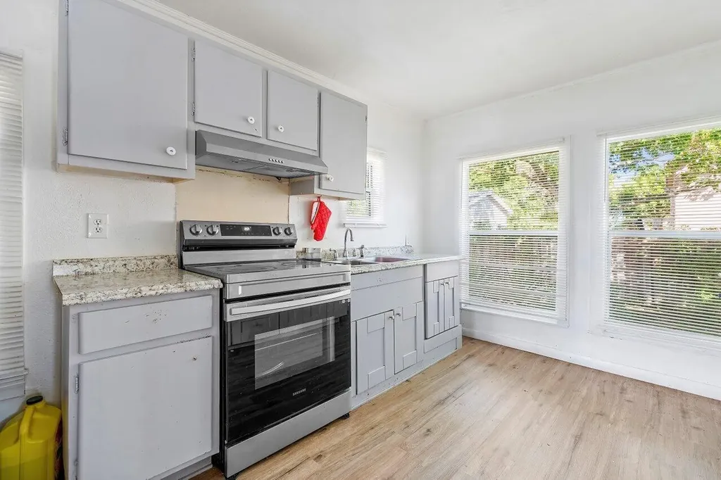 921 43rd Street West Palm Beach FL 33407
