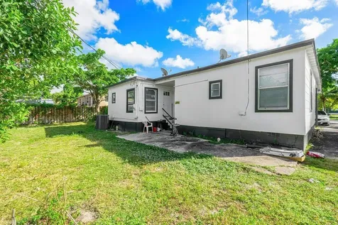 921 43rd Street West Palm Beach FL 33407