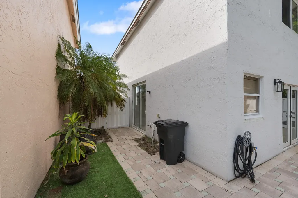 9859 NW 2nd Street Plantation FL 33324