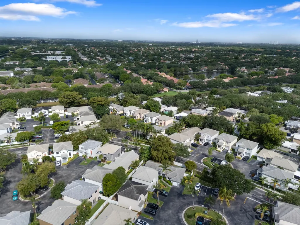 9859 NW 2nd Street Plantation FL 33324