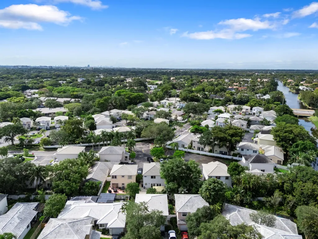 9859 NW 2nd Street Plantation FL 33324