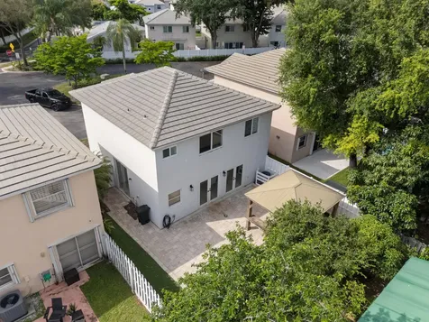 9859 NW 2nd Street Plantation FL 33324