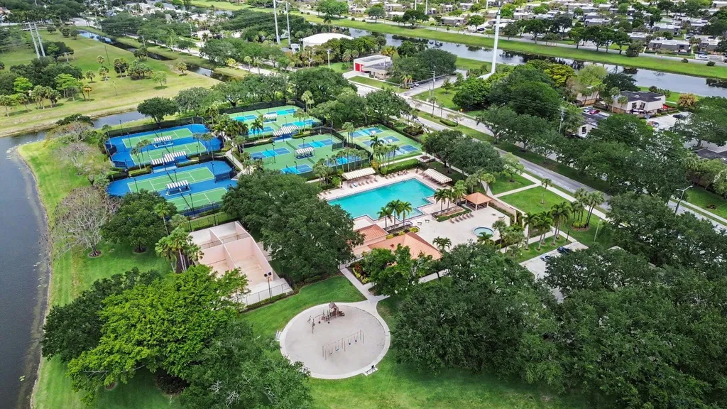 2631 Mohawk Circle West Palm Beach FL 33409