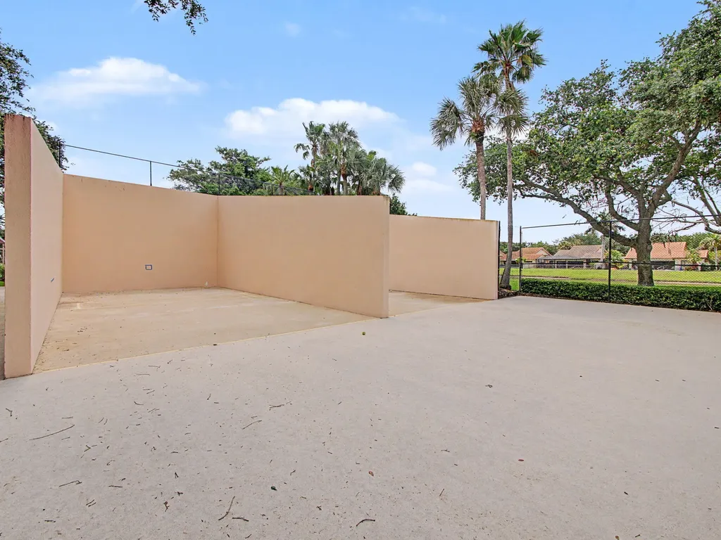 2631 Mohawk Circle West Palm Beach FL 33409