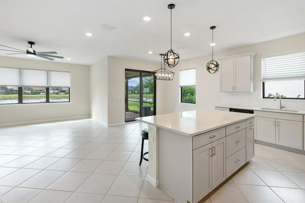 471 SE Vallarta Drive Port St Lucie FL 34984