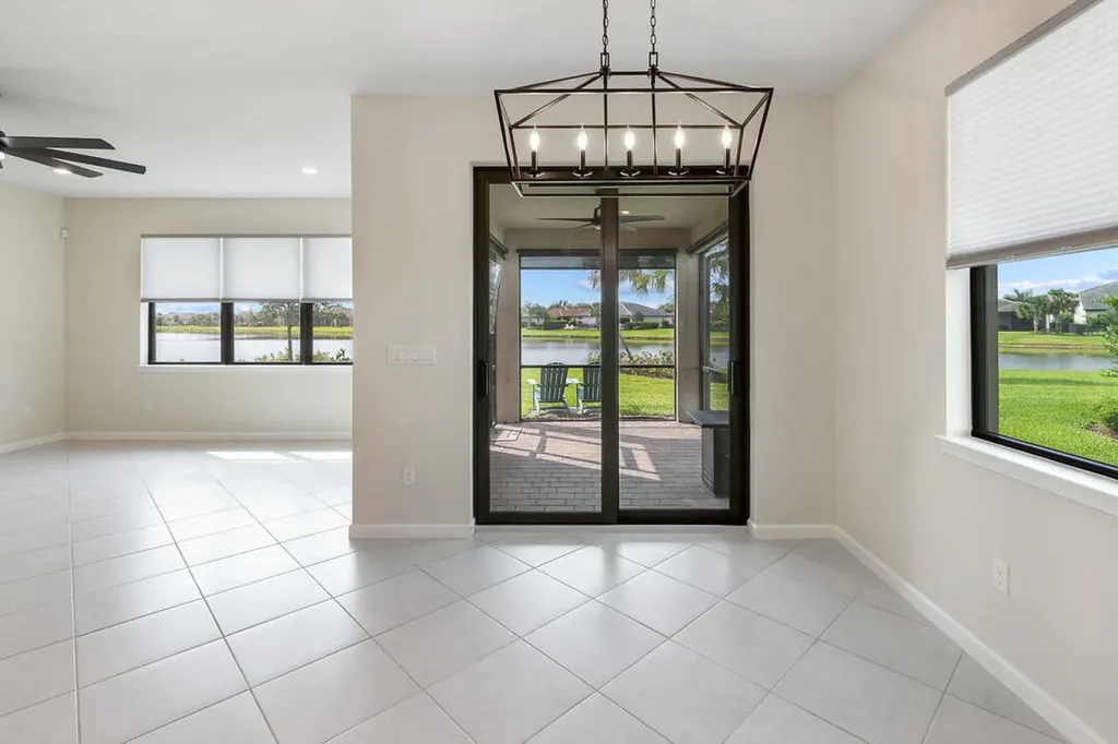 471 SE Vallarta Drive Port St Lucie FL 34984