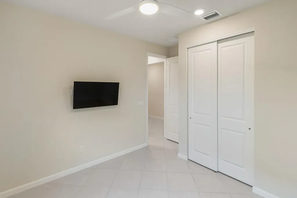471 SE Vallarta Drive Port St Lucie FL 34984