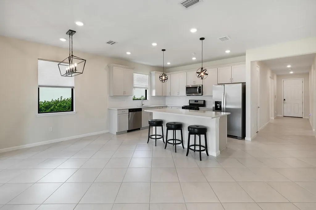 471 SE Vallarta Drive Port St Lucie FL 34984