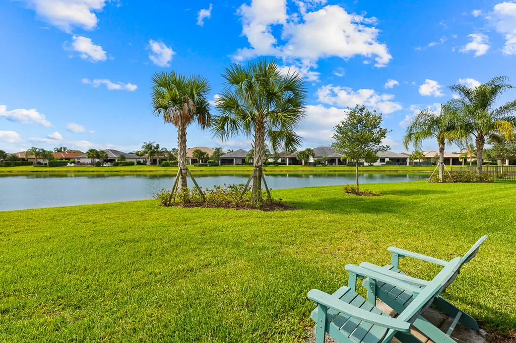 471 SE Vallarta Drive Port St Lucie FL 34984