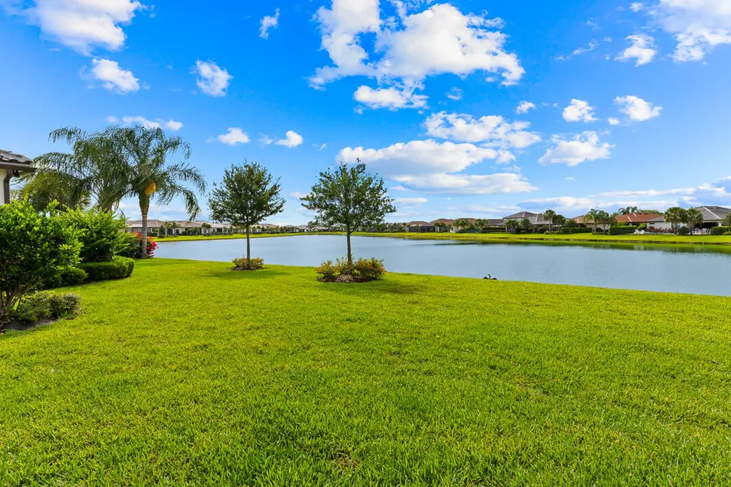 471 SE Vallarta Drive Port St Lucie FL 34984