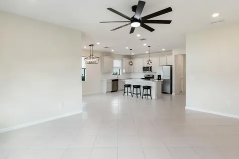 471 SE Vallarta Drive Port St Lucie FL 34984
