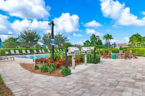471 SE Vallarta Drive Port St Lucie FL 34984