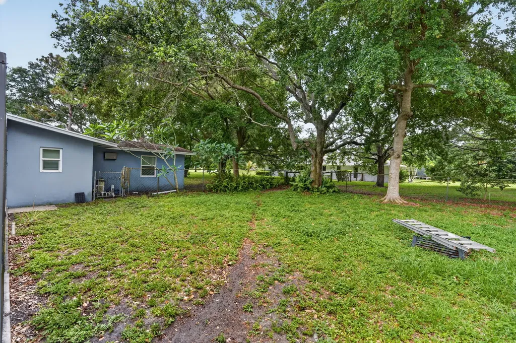 8669 Nashua Drive Palm Beach Gardens FL 33418