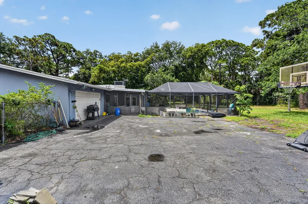 8669 Nashua Drive Palm Beach Gardens FL 33418