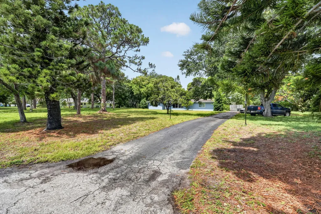 8669 Nashua Drive Palm Beach Gardens FL 33418