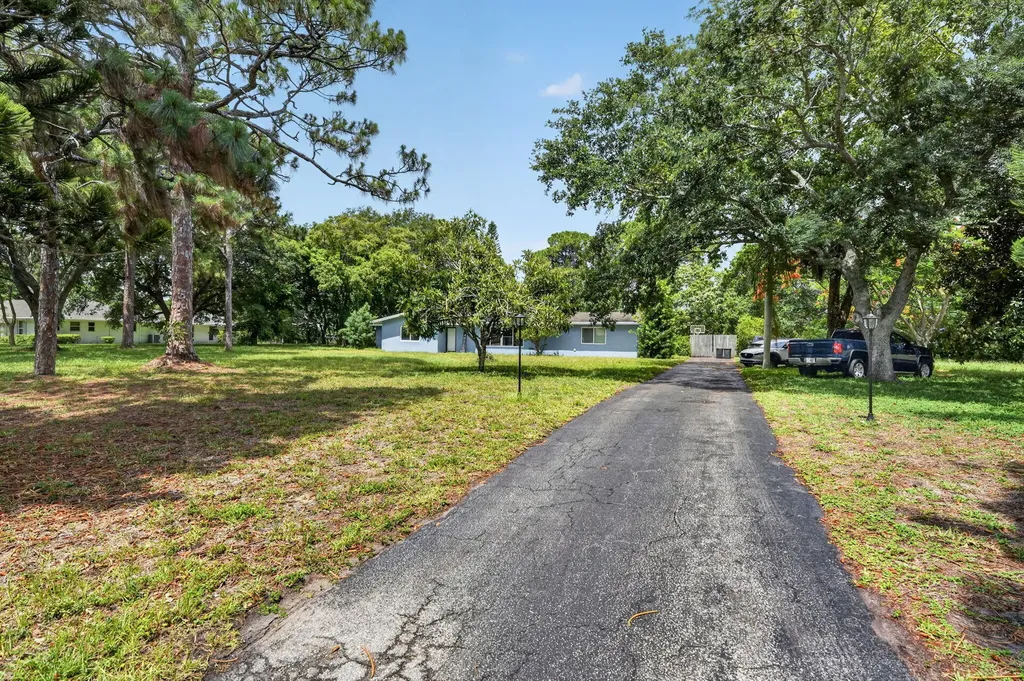 8669 Nashua Drive Palm Beach Gardens FL 33418