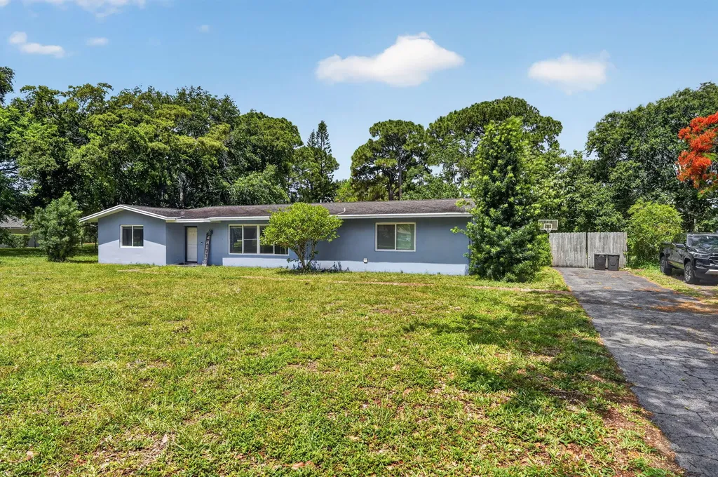 8669 Nashua Drive Palm Beach Gardens FL 33418