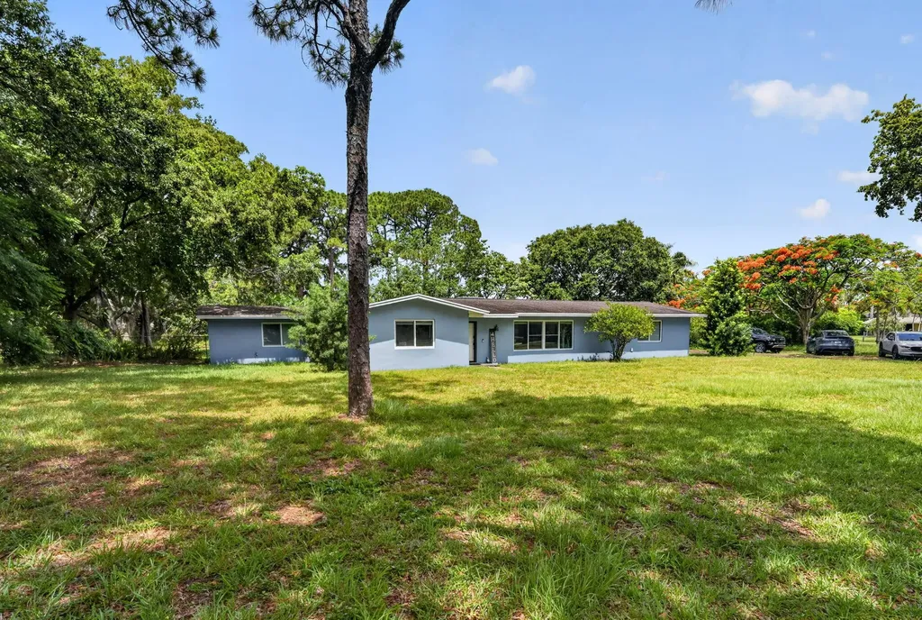 8669 Nashua Drive Palm Beach Gardens FL 33418