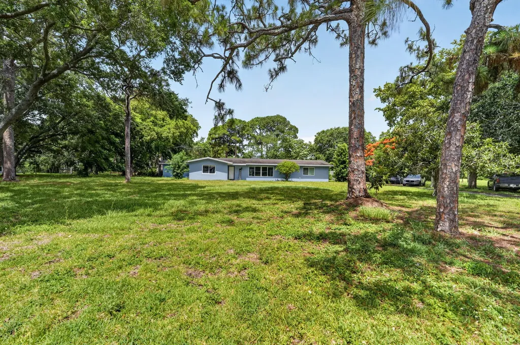 8669 Nashua Drive Palm Beach Gardens FL 33418