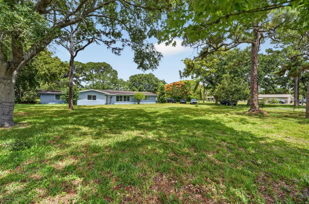 8669 Nashua Drive Palm Beach Gardens FL 33418