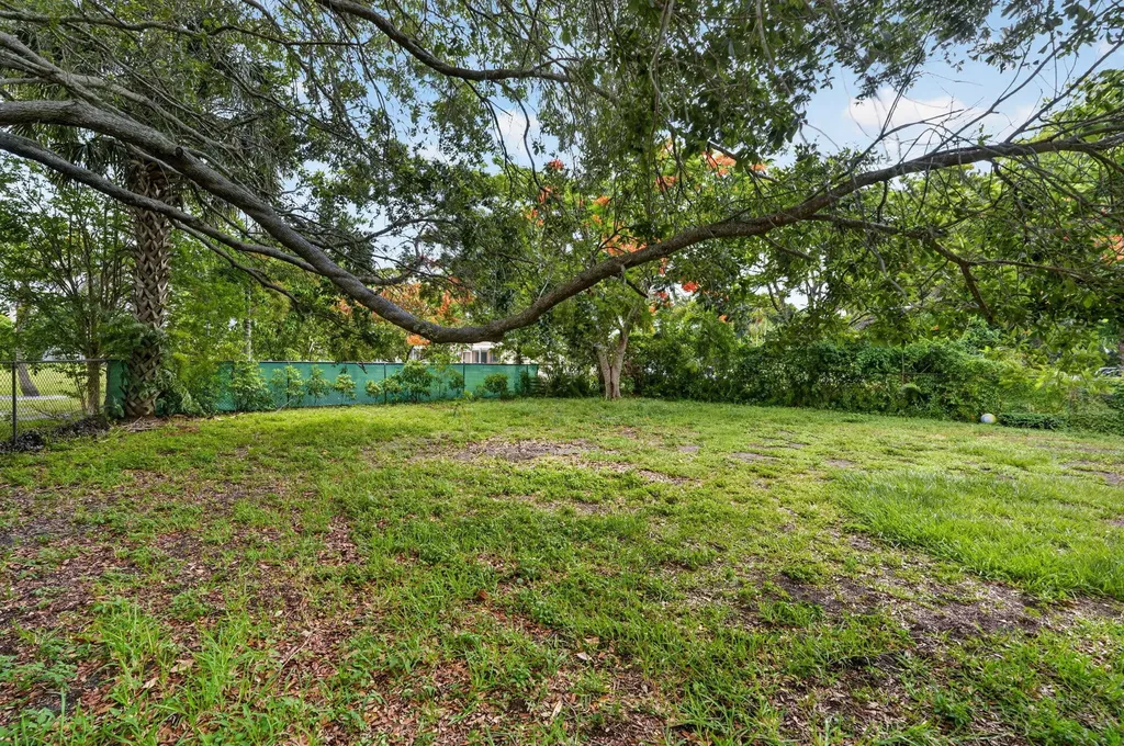 8669 Nashua Drive Palm Beach Gardens FL 33418