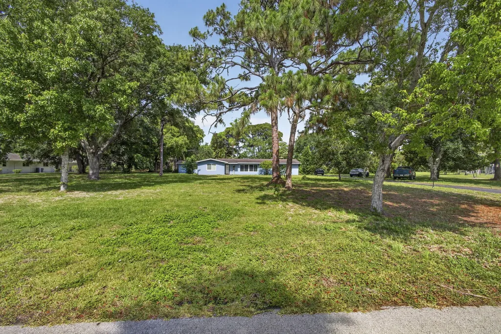 8669 Nashua Drive Palm Beach Gardens FL 33418