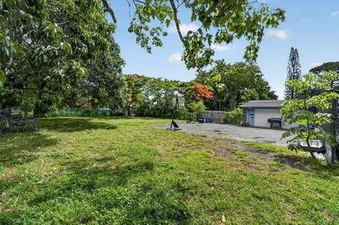 8669 Nashua Drive Palm Beach Gardens FL 33418