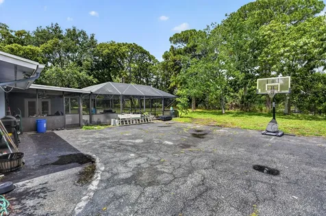 8669 Nashua Drive Palm Beach Gardens FL 33418