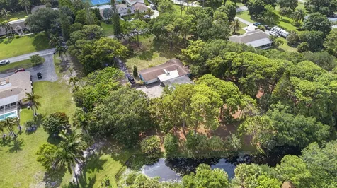 8669 Nashua Drive Palm Beach Gardens FL 33418