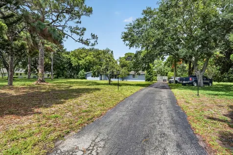 8669 Nashua Drive Palm Beach Gardens FL 33418