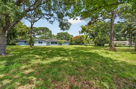 8669 Nashua Drive Palm Beach Gardens FL 33418