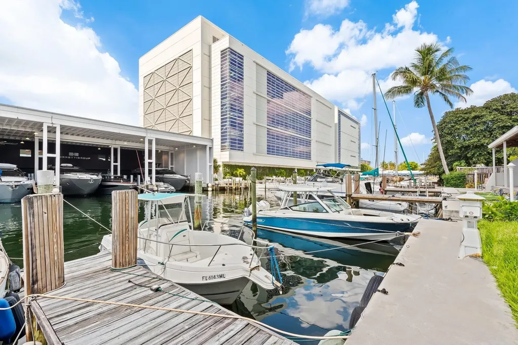 1490 SE 15th Street Fort Lauderdale FL 33316