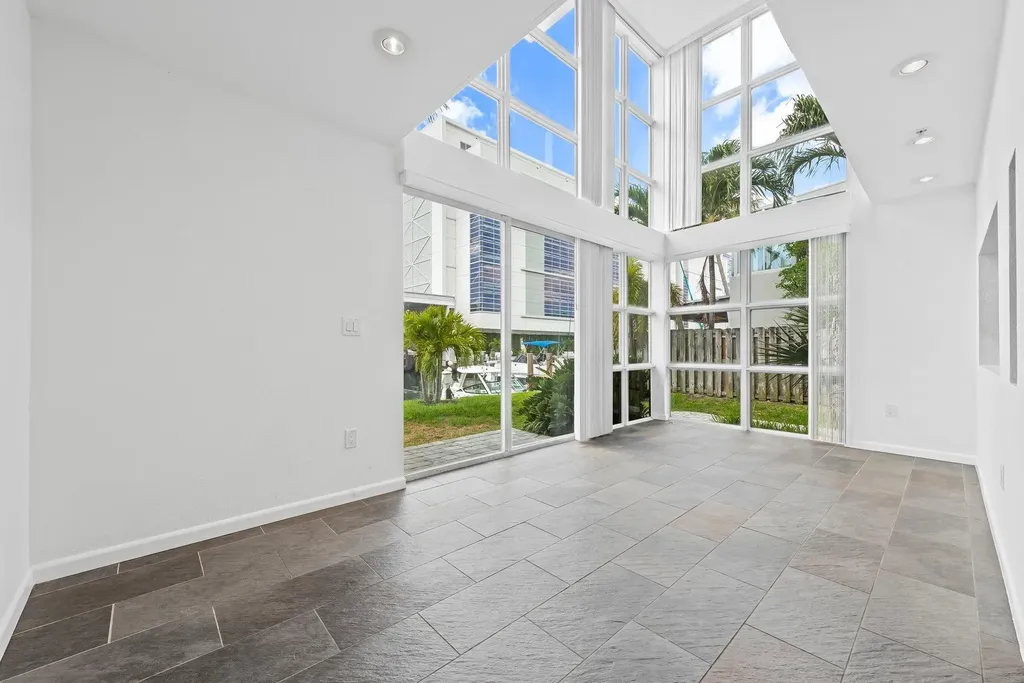 1490 SE 15th Street Fort Lauderdale FL 33316
