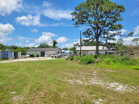 9610 Orange Avenue Fort Pierce FL 34945