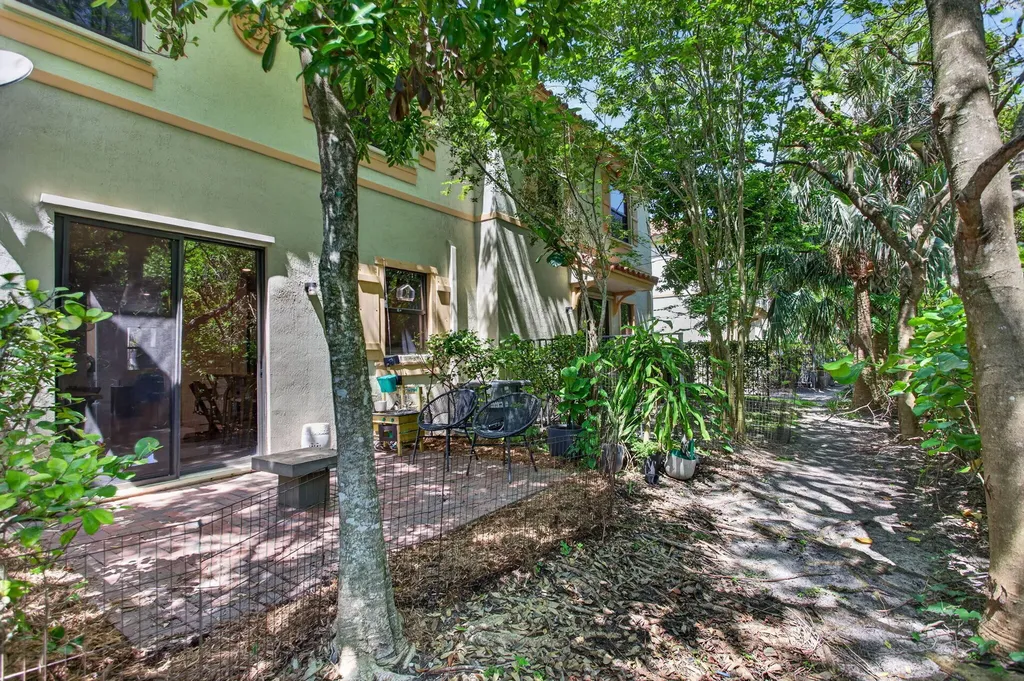 4012 Devenshire Court Coconut Creek FL 33073