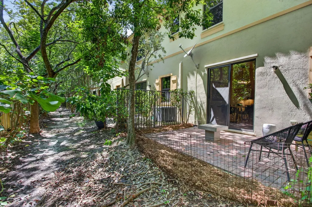 4012 Devenshire Court Coconut Creek FL 33073