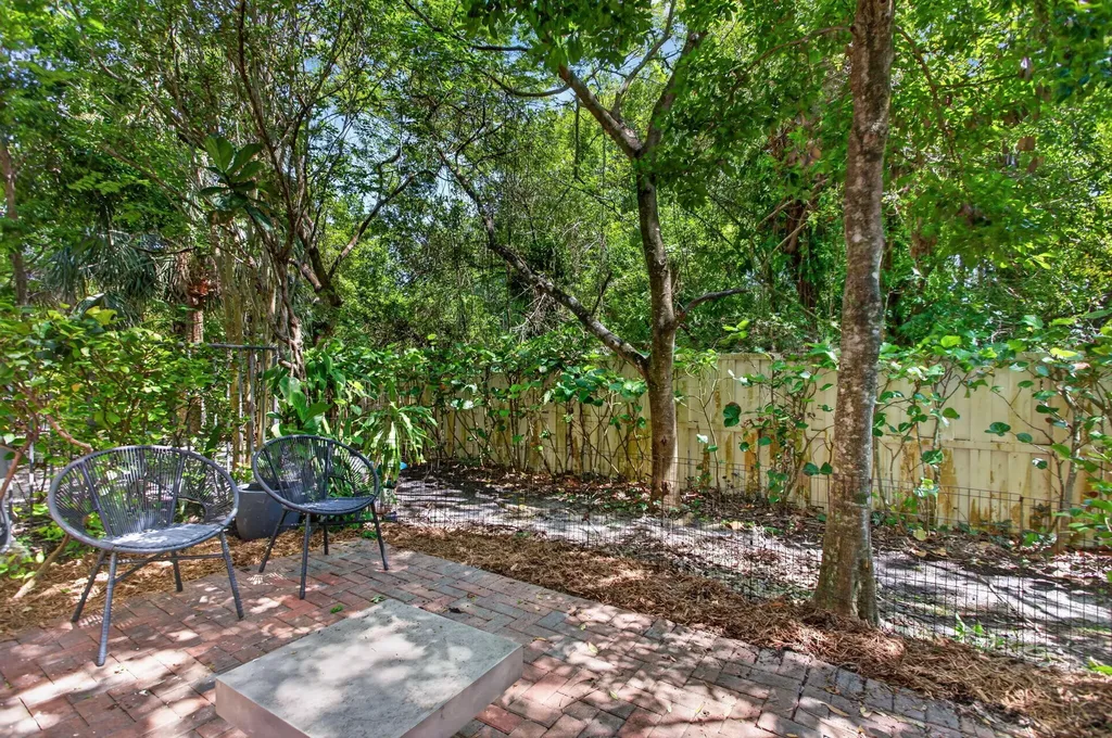 4012 Devenshire Court Coconut Creek FL 33073