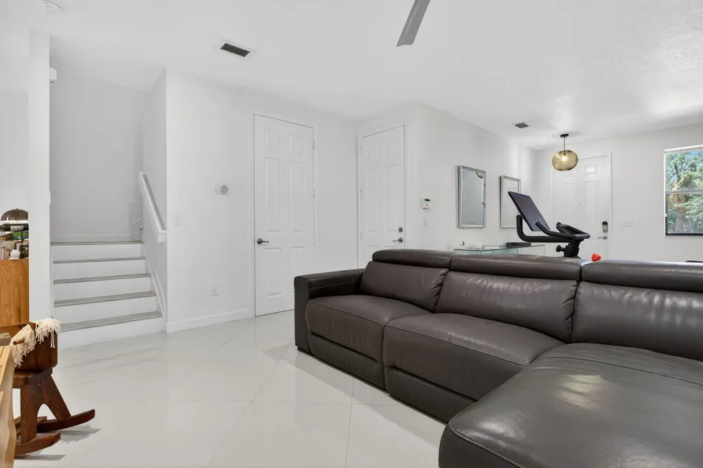 4012 Devenshire Court Coconut Creek FL 33073