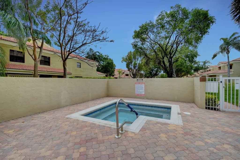 2305 Aspen Way Boynton Beach FL 33436
