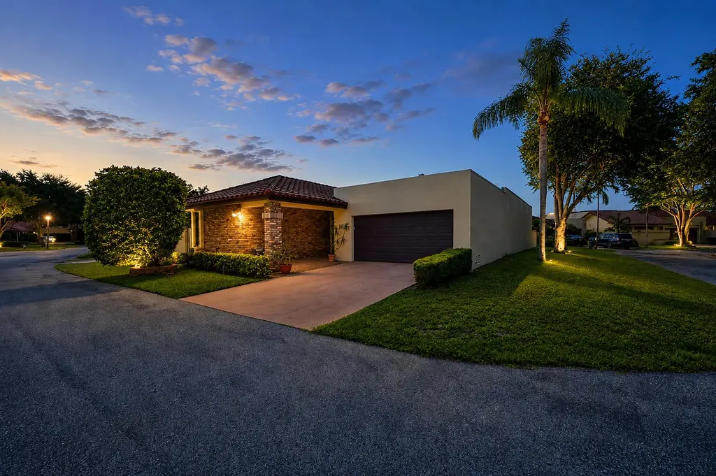 6906 Palmar Court Boca Raton FL 33433