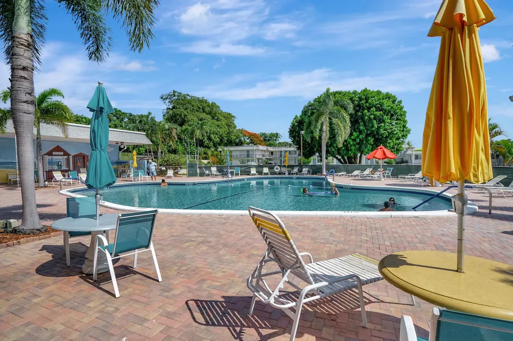 3280 Cynthia Lane Lake Worth Beach FL 33461