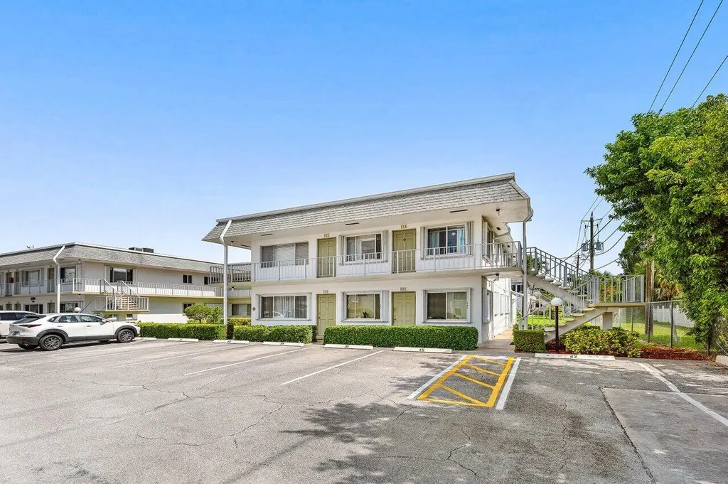 3280 Cynthia Lane Lake Worth Beach FL 33461