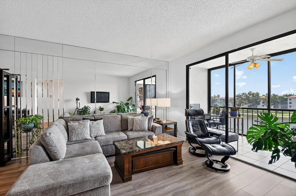 6193 Pointe Regal Circle Delray Beach FL 33484